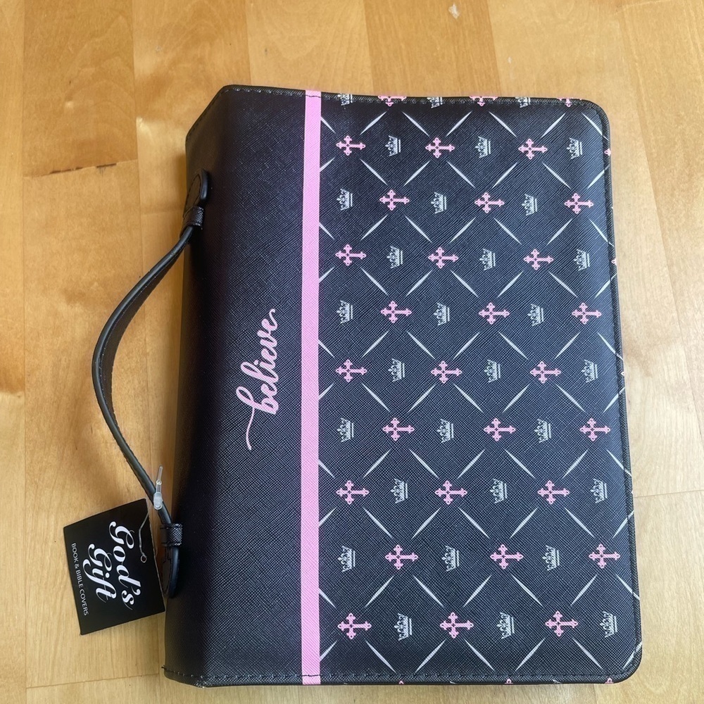 Black and Pink Believe Bible Cover - Zip Case with Handle - Brand New